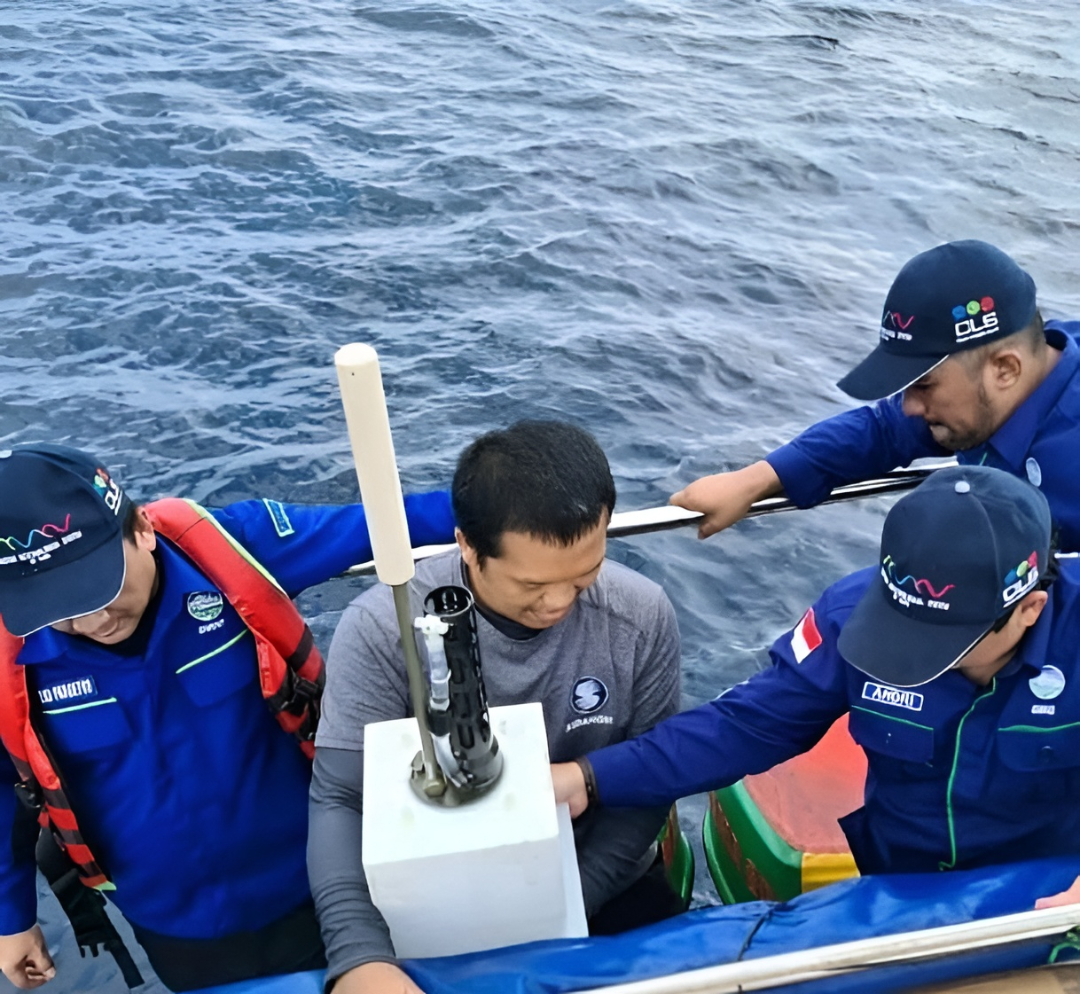Solutions for operational oceanography and marine meteorology